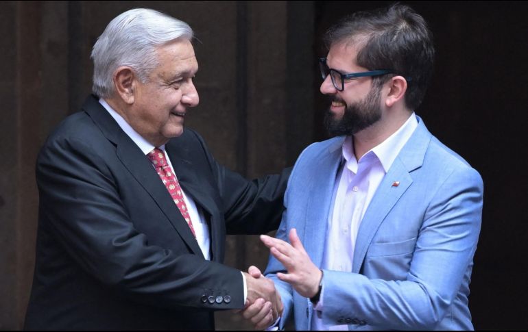 Andrés Manuel López Obrador recibió a Gabriel Boric en las puertas de Palacio Nacional, tendrán una reunión privada y ofrecerán un comunicado conjunto. AFP