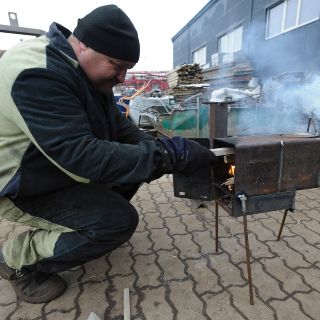 Zelenski califica de "crimen contra la humanidad" ataques rusos a plantas eléctricas