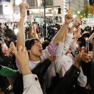 ¡Ponen el ejemplo! Japoneses celebran victoria ante Alemania de esta manera (VIDEO)