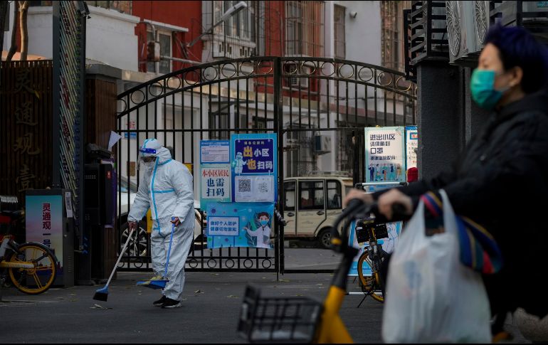 Escuelas, restaurantes y comercios cerraron por temor de verse colocados en cuarentena mientras el cansancio y la fatiga mental de los habitantes no para de aumentar. AP/A. Wong