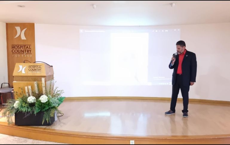 El músico Sergio Santana Ruiz ofreció un concierto en el auditorio del Hospital Country 2000. EL INFORMADOR / E. Gómez