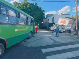 Varias personas resultaron lesionadas como saldo del choque en la colonia Moderna. ESPECIAL