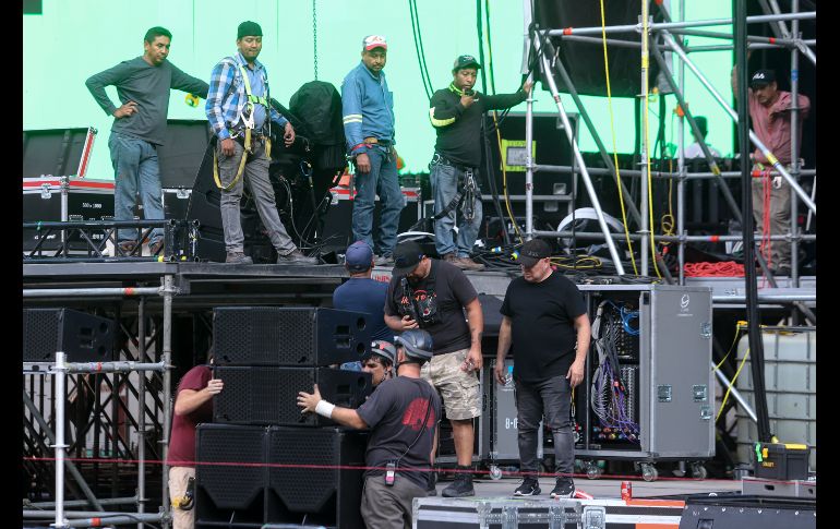 El montaje lleva una semana y con respecto al escenario también destacaron que éste tiene un sistema de automatización que muy pocos artistas traen. EL INFORMADOR / C. Zepeda