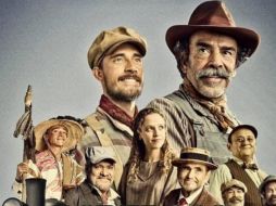 De acuerdo con la historia, en 1936, el pueblo minero La Esperanza, en el desierto mexicano, recibe la noticia del cierre de su principal motor económico, y con esto la cancelación de la ruta del ferrocarril, única vía de comunicación con la civilización. ESPECIAL