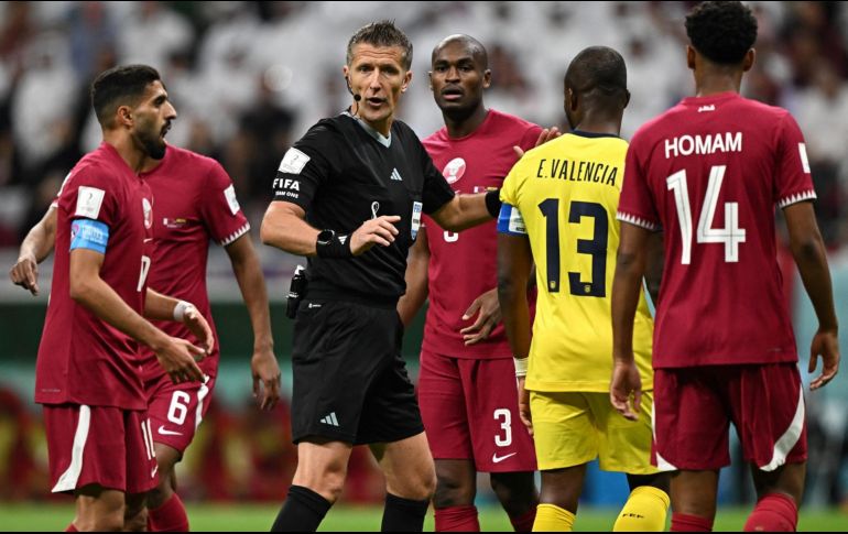 El italiano Daniele Orsato tuvo una buena actuación en el partido inaugural. AFP