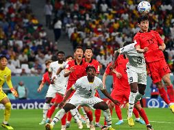 Los surcoreanos quedaron en el fondo de la llave con el punto que cosecharon tras el empate sin goles con Uruguay en la primera jornada del grupo. EFE / N. Thekkayil