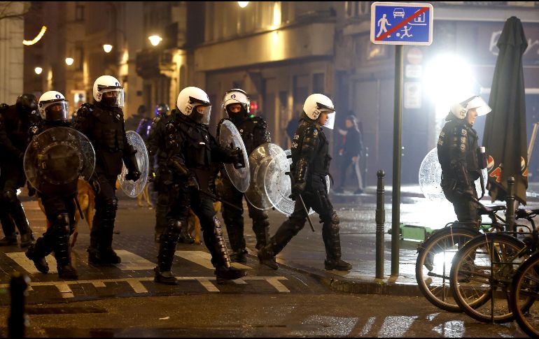 Los heridos, uno de ellos con pronostico muy grave, fueron trasladados a un hospital. EFE/S. Lecocq