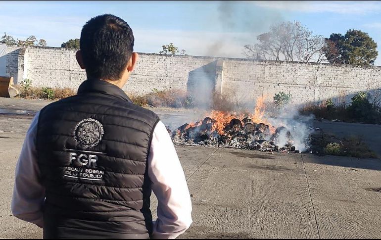 El evento de incineración se llevó a cabo en el sitio de usos múltiples de la dependencia federal, ubicada en el municipio de Zapopan. ESPECIAL
