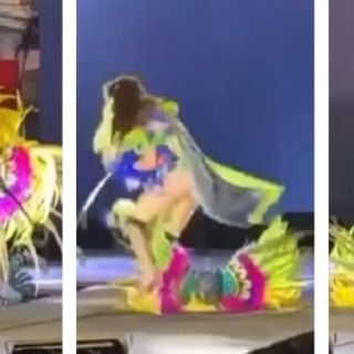 ¡Auch! Modelo sufre descarga eléctrica en plena pasarela (VIDEO)