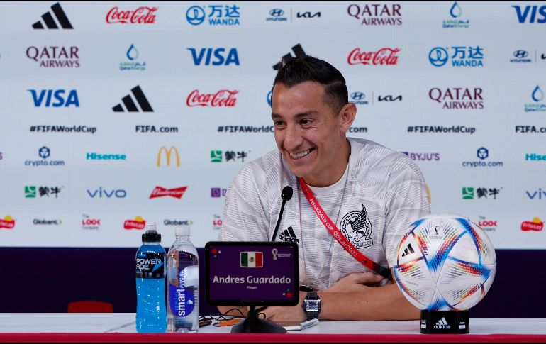 Andrés Guardado confesó que fue él quien intercambió la camiseta con Messi, y pidió calma, solicitó al Canelo entender lo que pasa en los vestuarios después de un juego. EFE / J. Méndez