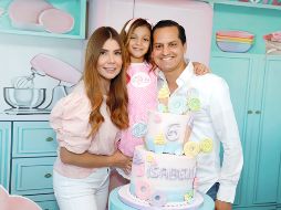 Johanna Martínez, Isabella y Ernesto Guzmán. GENTE BIEN JALISCO/Claudio Jimeno