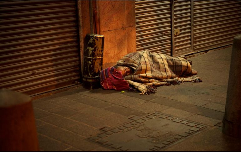 Ayuda a personas en situación de calle a no pasar frío en esta temporada. EL INFORMADOR/ARCHIVO