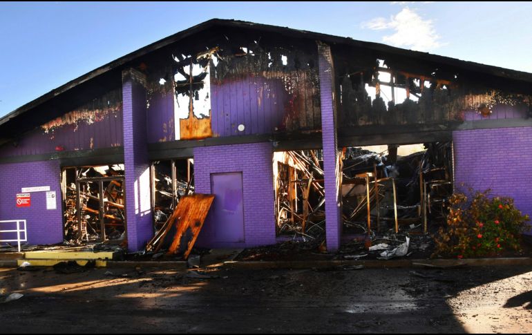 La tienda de 518 metros cuadrados quedó destruida, indicaron las autoridades. AP/M. Denemark