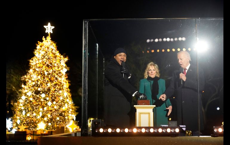 La ceremonia de encendido se ha realizado año tras año, atrayendo a una multitud a Washington, con pocas excepciones durante épocas de guerra o tragedias nacionales. AP/A. Harnik
