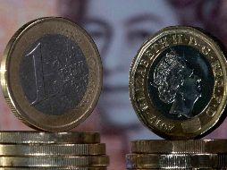 La moneda única se cambió en una banda de fluctuación entre 1.0397 y 1.0530 dólares en el primer día de diciembre. AFP/ ARCHIVO