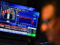 Los analistas ven en esta medida inesperada un primer paso hacia un futuro aumento de tipos de interés y los mercados la recibieron como tal, con fuertes subidas del yen y de los rendimientos del bono estatal, además del desplome bursátil. AP / ARCHIVO