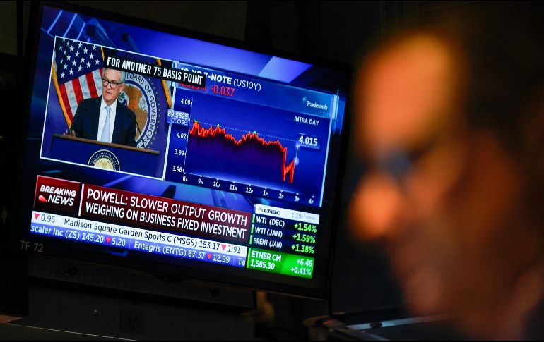 Los analistas ven en esta medida inesperada un primer paso hacia un futuro aumento de tipos de interés y los mercados la recibieron como tal, con fuertes subidas del yen y de los rendimientos del bono estatal, además del desplome bursátil. AP / ARCHIVO