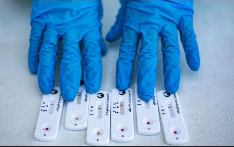 Autoridades sanitarias de Nuevo León hicieron un llamado a la población para que siga usando cubrebocas en lugares cerrados. EL INFORMADOR/ARCHIVO