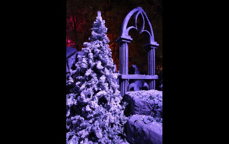 Continua el montaje del característico festival navideño, dentro de poco contará con la asistencia de los tapatíos amantes de esta festividad. EL INFORMADOR / A. Camacho