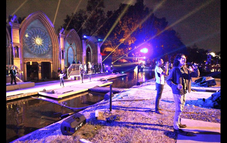 Continua el montaje del característico festival navideño, dentro de poco contará con la asistencia de los tapatíos amantes de esta festividad. EL INFORMADOR / A. Camacho