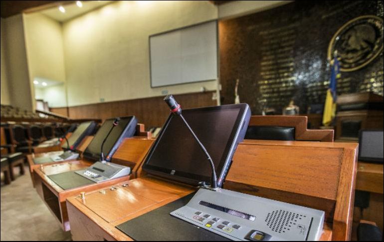 En el Congreso estatal los más de 600 empleados de base tienen además otras prestaciones como el pago del 