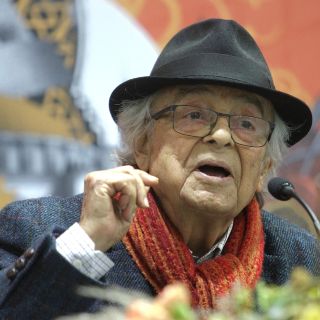 FIL 2022: "El poeta no puede hablar del futuro si no conoce bien su pasado", dice Adonis