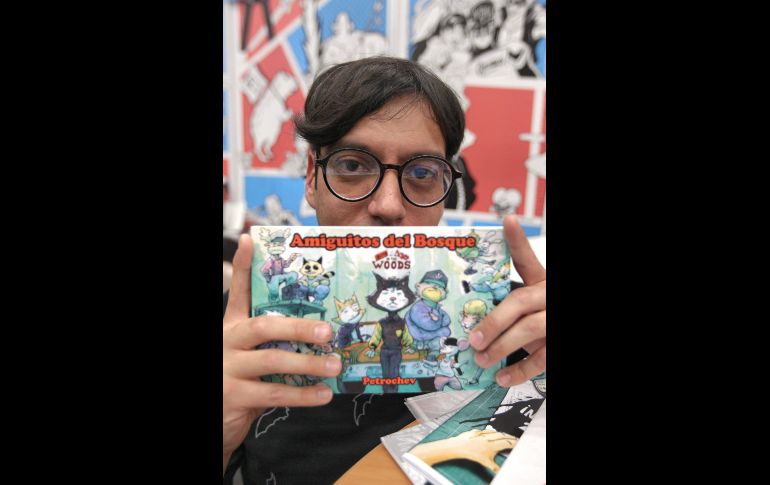 Más que sumirse como un dibujante, Alfredo Gutiérrez puntualiza que uno de sus principales intereses mediante los trazos y personajes que realiza es contar historias de forma gráfica. EL INFORMADOR / A. Camacho