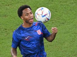 Sterling se cayó de la convocatoria contra Senegal a última hora y la federación inglesa aludió a 