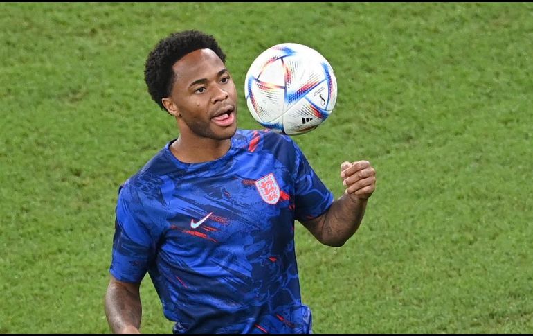 Sterling se cayó de la convocatoria contra Senegal a última hora y la federación inglesa aludió a 