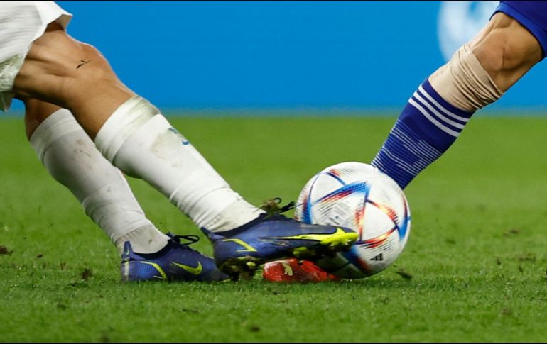 En estos días se disputan los octavos de final del Mundial de Qatar 2022, y más de alguno se pregunta qué pasaría si un partido culmina con empate. EFE / J. Méndez