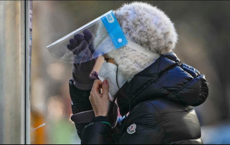 El aumento de casos es usual debido al inicio de la época invernal donde además de los virus respiratorios comunes y la influeza se han sumado el coronavirus y sus variantes. AP/A. Wong