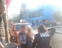 Los uniformados le entregaron el menor a su madre y todo quedó en un susto. ESPECIAL/Policía de Guadalajara