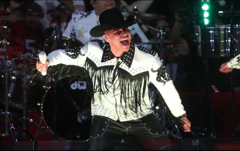 Caz y Daisy han aprendido a sobrellevar su relación luego de que el vocalista de Grupo Firme saltó a la fama. SUN / ARCHIVO