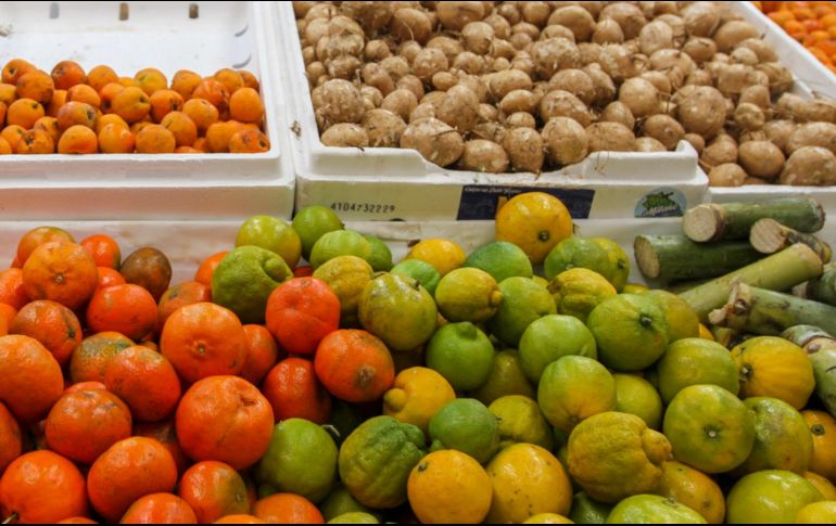 Como aguinaldo, un niño antes recibía una bolsa con dulces y fruta. NTX / ARCHIVO