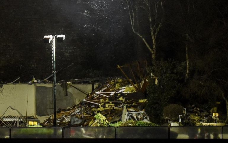 Dos personas fueron hospitalizadas y una treintena evacuadas de la zona tras el accidente. AFP/S. Salom