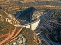 La presa El Zapotillo quedará concluida para finales del próximo año; ayer el Presidente y el gobernador supervisaron los avances. ESPECIAL