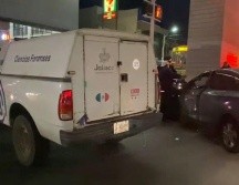 En el sitio quedó en calidad de retenido el conductor del Chevrolet Cavalier, acudió su ajustador de seguros, y será su asesor legal quien deslinde responsabilidades. ESPECIAL