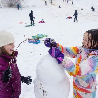 Tormenta invernal azota el centro de EU con nevadas y lluvia helada