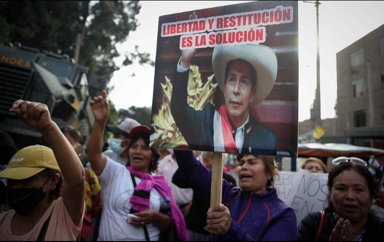 El expresidente peruano, Pedro Castillo, publicó este lunes una carta desde su centro de arresto en donde denuncia que está 