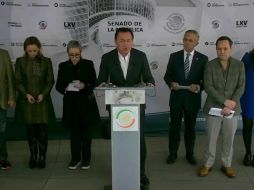 El coordinador del PRI, Miguel Ángel Osorio Chong, exhibió la 