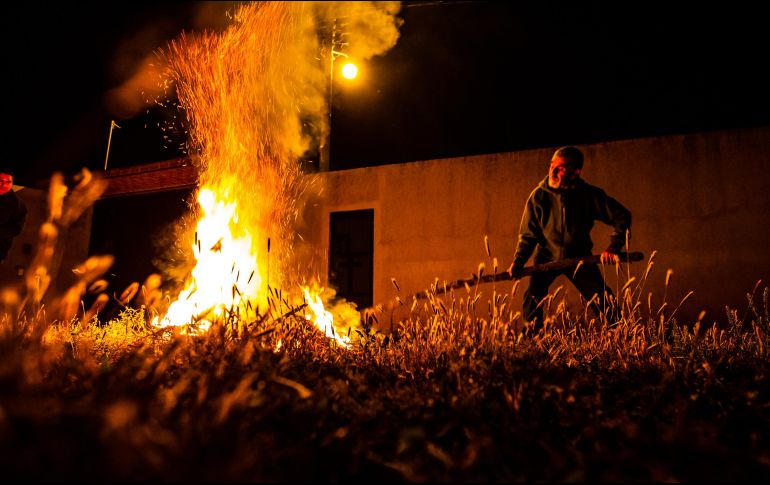 Muchas familias en México recurren al uso de chimeneas, estufas, braseros, hornos, fogatas y otros recursos para hacerle frente al frío y mitigar sus efectos, pero es importante tener cuidado. EL INFORMADOR / ARCHIVO
