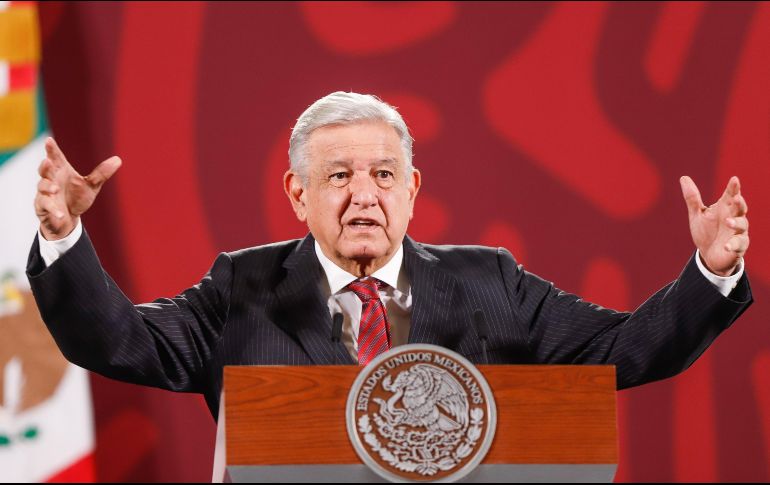 El Mandatario recordó que un 12 de diciembre de 1988 aprovaron el FOBAPROA, sumergiendo al país en una deuda pública de millones de pesos. EFE / I. Esquivel