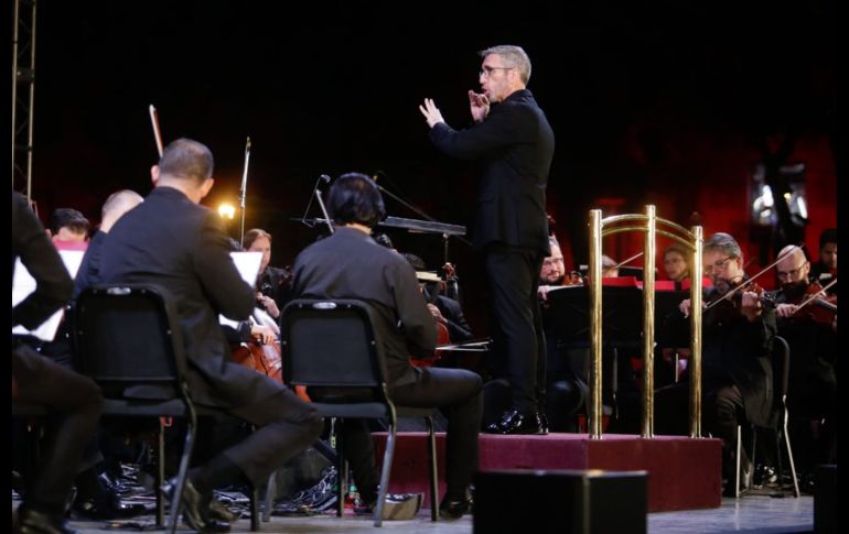 Aplauso tras aplauso, la orquesta dio prueba del buen recibimiento que le prodiga la gente en escenarios al aire libre. EL INFORMADOR / C. Zepeda