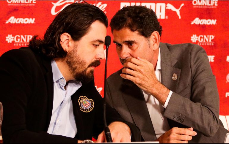 Vergara guarda la calma ante la falta de refuerzos en Chivas. IMAGO7/F. Meza