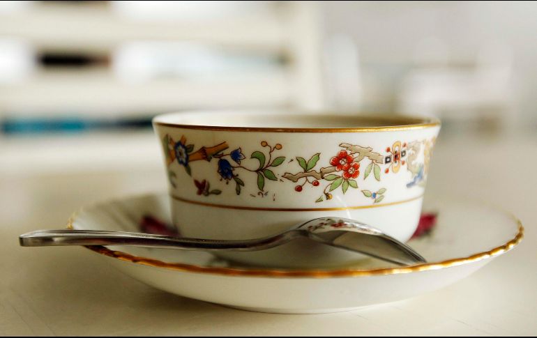 En México se considera a la miel con limón como un remedio casero eficaz para tratar la tos y los síntomas de la gripe. EL INFORMADOR / ARCHIVO