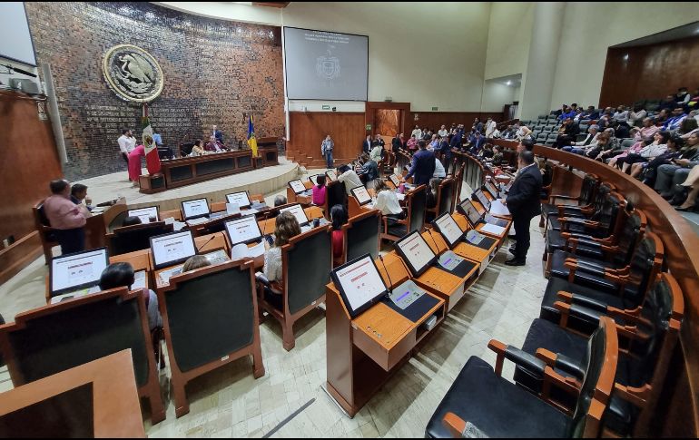 El aval para contratar la deuda se aprobó con 26 votos a favor de Movimiento Ciudadano, PAN, PRI, Futuro y Partido Verde. EL INFORMADOR/R. RIVAS