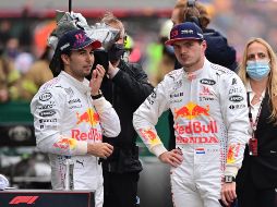 A pesar que la temporada 2022 de la F1 culminó, las comparativas se mantienen entre los pilotos de Red Bull Max Verstappen y Checo Pérez. AFP / ARCHIVO