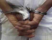 Al llegar los oficiales se entrevistaron con un docente quien tenía al menor retenido y ya desarmado. EL INFORMADOR / ARCHIVO