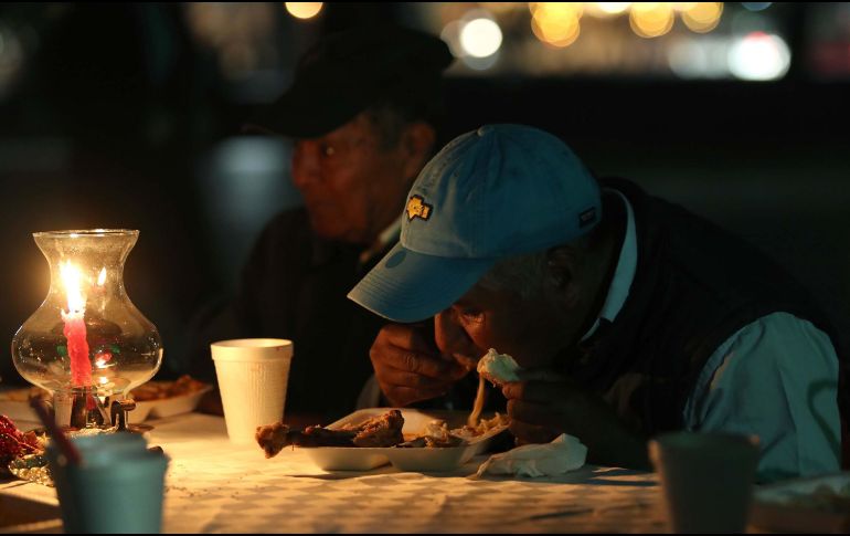 Sigue estas recomendaciones para no excederte en las fiestas decembrinas. SUN/ARCHIVO