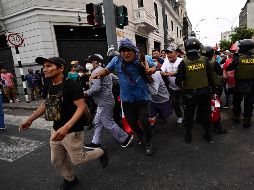 En este momento, se movilizan ambulancias, bomberos y brigadistas de salud para las primeras atenciones y traslado a los establecimientos de salud más cercanos. AFP / M. Bernetti